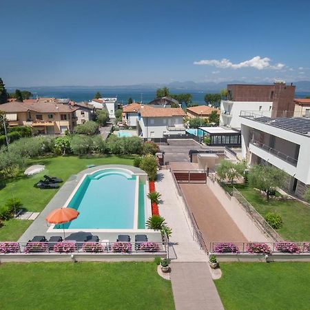 Villa Aurora-Holiday Home Apt3 Bardolino Exteriör bild