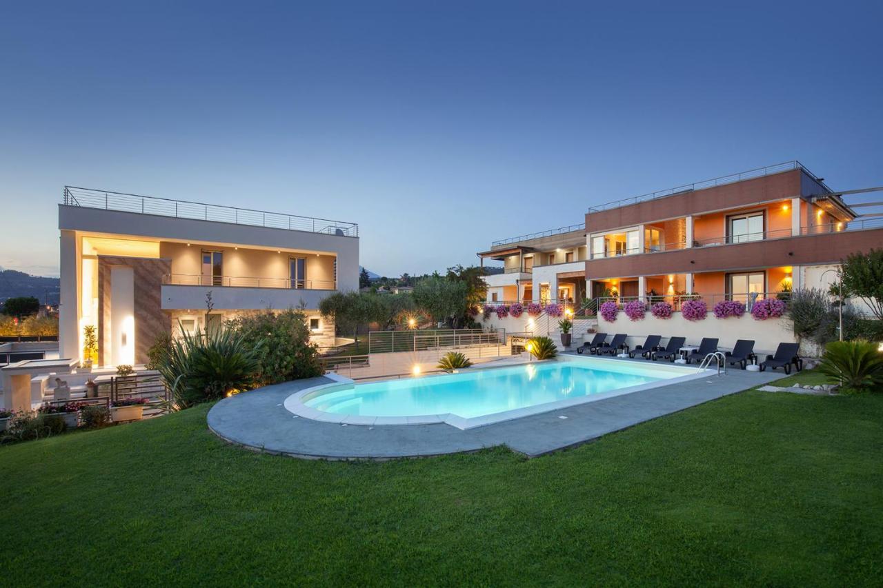 Villa Aurora-Holiday Home Apt3 Bardolino Exteriör bild
