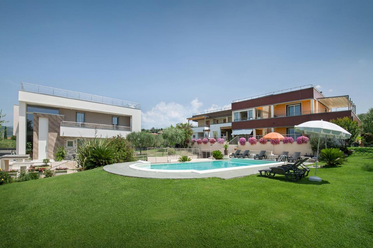 Villa Aurora-Holiday Home Apt3 Bardolino Exteriör bild