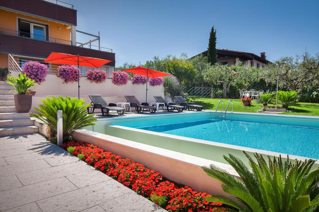 Villa Aurora-Holiday Home Apt3 Bardolino Exteriör bild