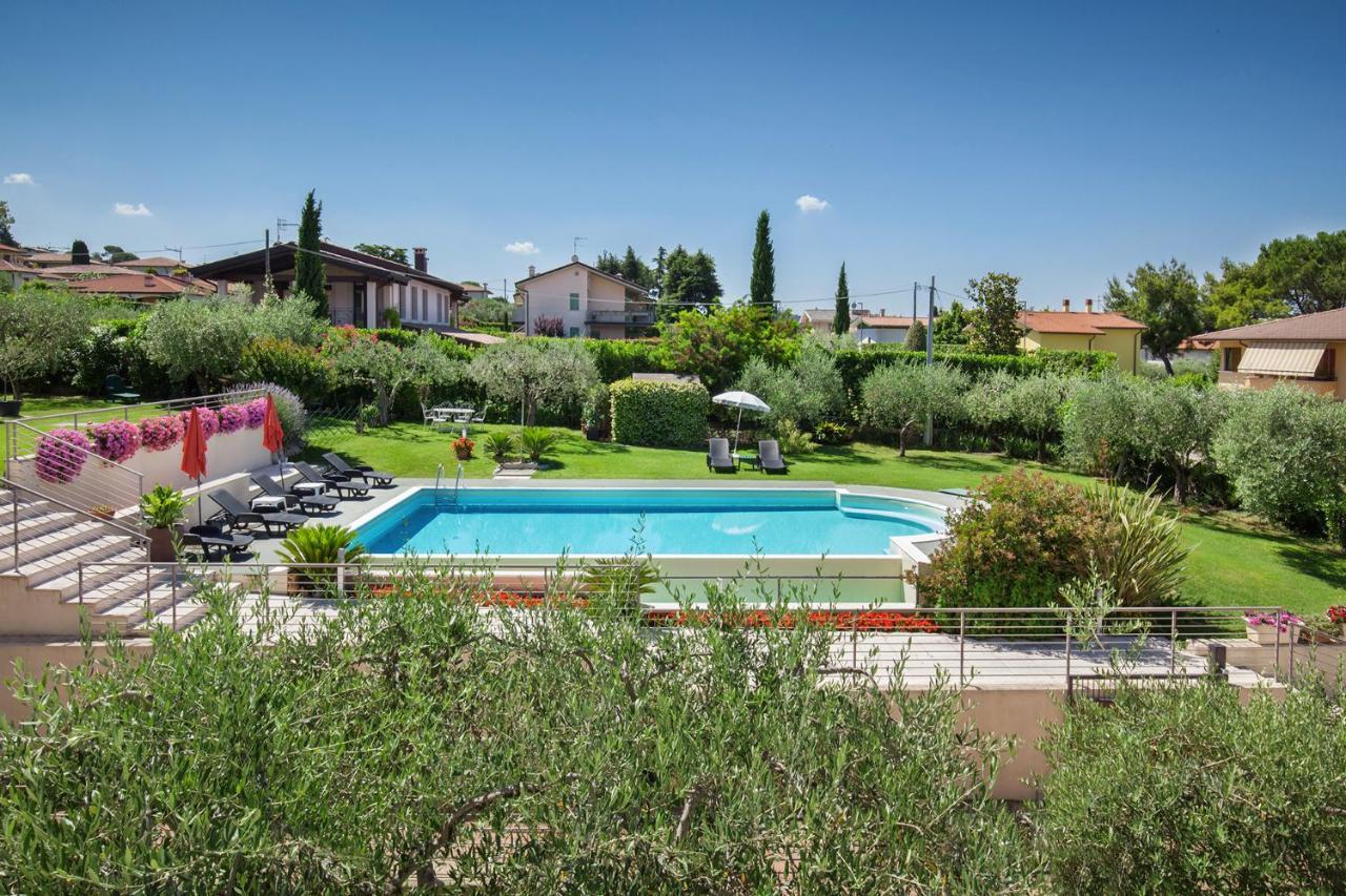 Villa Aurora-Holiday Home Apt3 Bardolino Exteriör bild