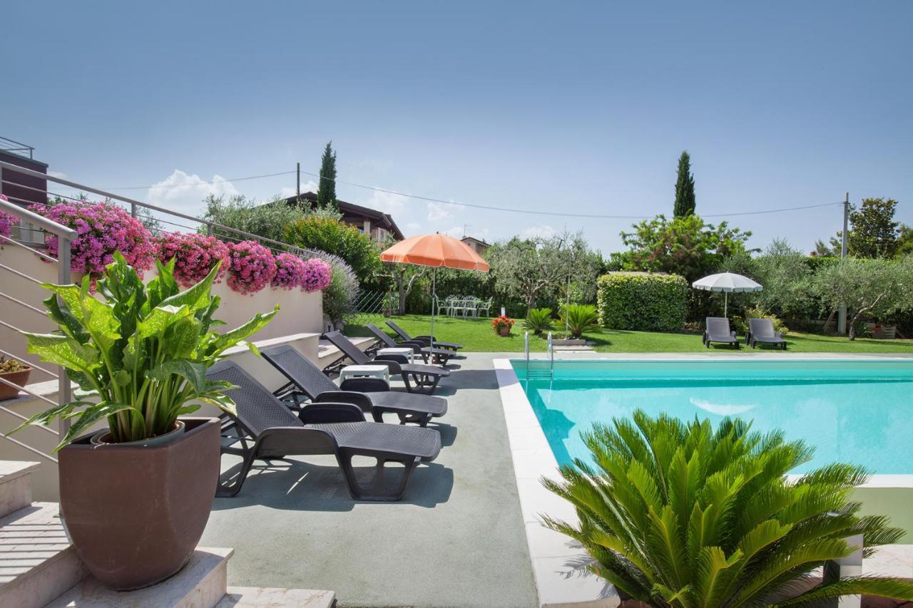 Villa Aurora-Holiday Home Apt3 Bardolino Exteriör bild