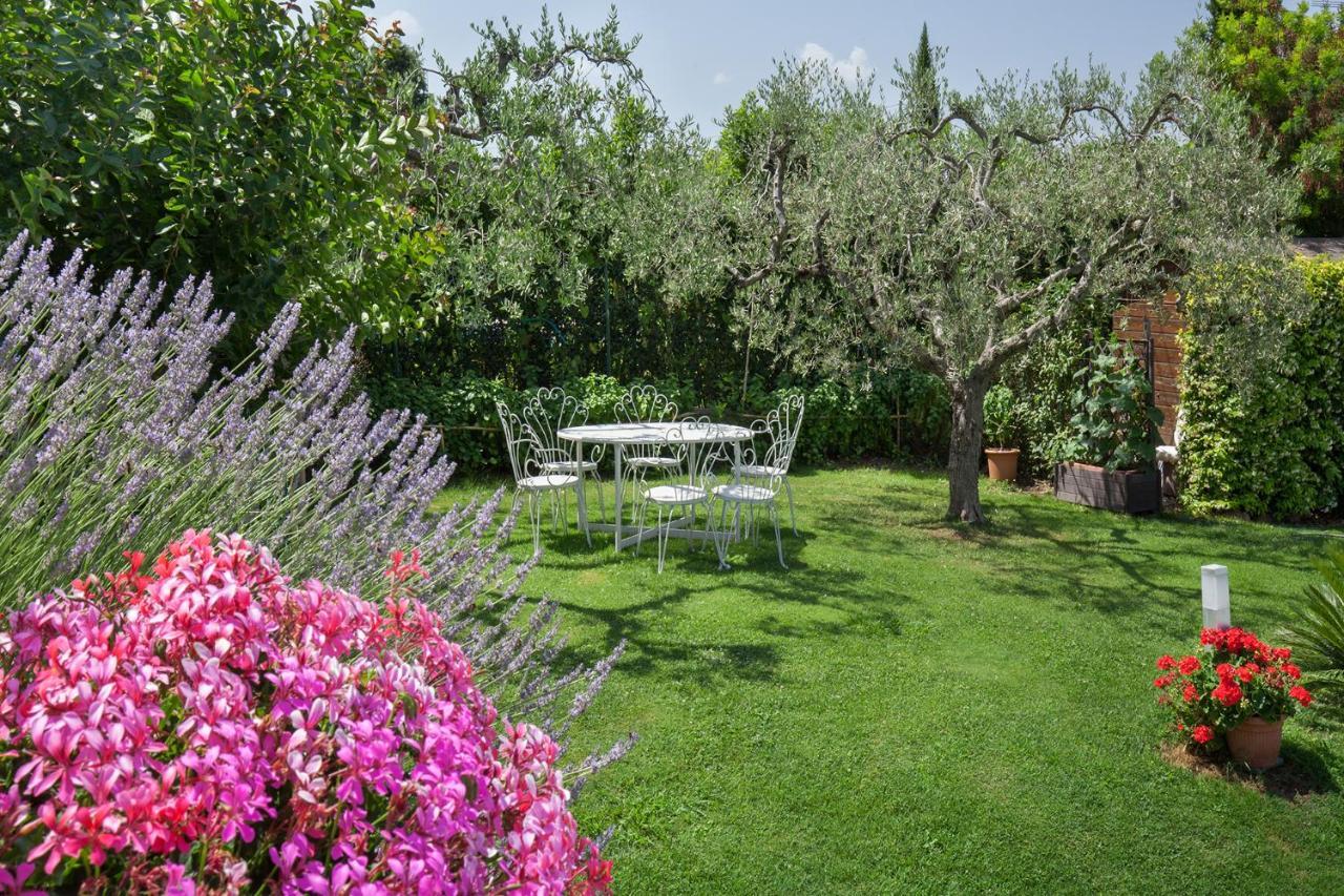 Villa Aurora-Holiday Home Apt3 Bardolino Exteriör bild